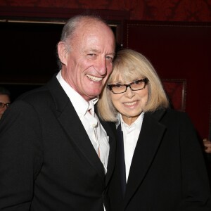 Mireille Darc et son mari Pascal Desprez - Représentation de la pièce de théâtre "Les Grandes Filles" au Théâtre Montparnasse en soutien à l'APREC (l'Alliance Pour la Recherche en Cancérologie) à Paris, le 31 mars 2015.
