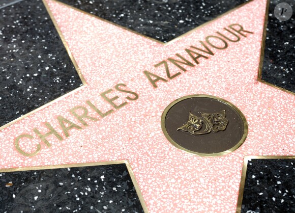 Charles Aznavour reçoit son étoile sur le Hollywood Walk of Fame à Los Angeles, le 24 août 2017. © Chris Delmas/Bestimage