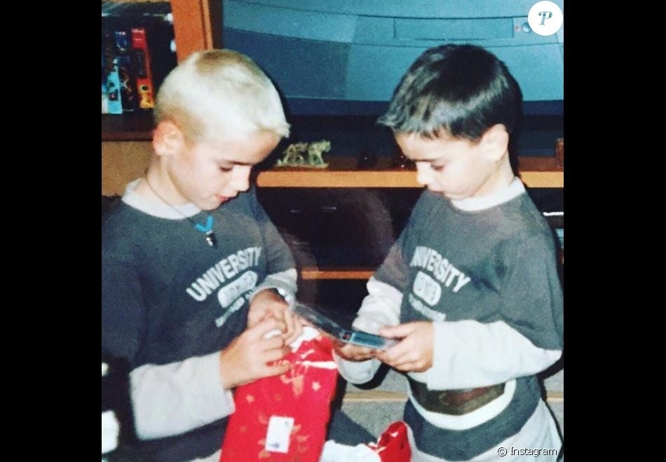 Antoine Et Theo Griezmann Lors D Un Anniversaire De Theo Durant Leur Enfance Photo Instagram Partagee Le 30 Aout 17 Par Antoine 26 Ans Pour Les 21 Ans De S Purepeople