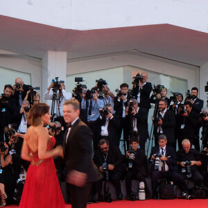 Matt Damon et sa femme Luciana Barroso - Première du film Downsizing lors de la cérémonie d'ouverture du 74e festival de Venise le 30 aout 2017.