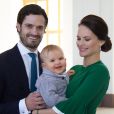 Le prince Carl Philip et la princesse Sofia de Suède avec leur fils le prince Alexander en mars 2017. Le couple princier a accueilli le 31 août 2017 son second enfant. © Cour royale de Suède