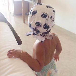 Amel Bent partage une photo de sa fille Sofia, 1 an et demi. Instagram, le 31 août 2017.