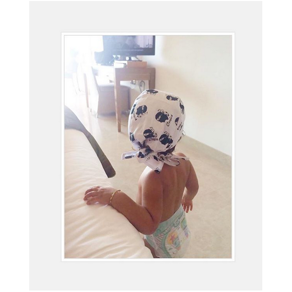 Amel Bent partage une photo de sa fille Sofia, 1 an et demi. Instagram, le 31 août 2017.