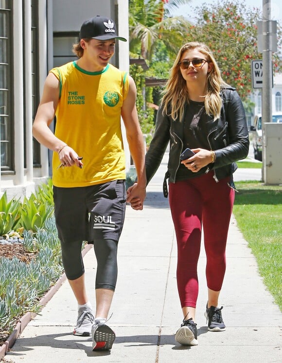 Chloë Grace Moretz et son compagnon Brooklyn Beckham à Beverly Hills. Le 30 juin 2016.