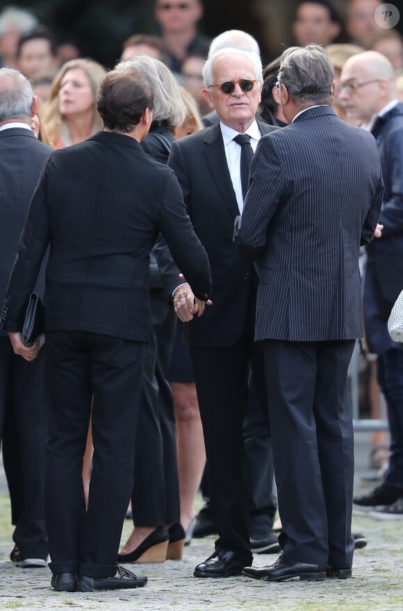 Philippe Labro - Obsèques de Mireille Darc en l'église Saint-Sulpice à Paris. Le 1er septembre 2017