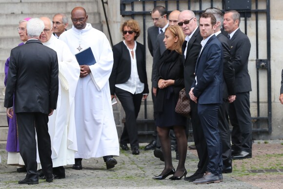 Pascal Desprez avec ses enfants - Obsèques de Mireille Darc en l'église Saint-Sulpice à Paris. Le 1er septembre 2017