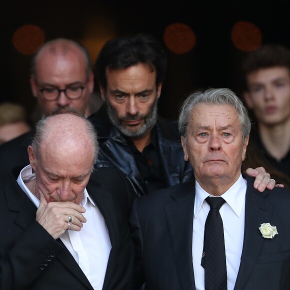 Pascal Desprez, Anthony Delon, Alain Delon et Véronique de Villèle - Sorties des obsèques de Mireille Darc en l'église Saint-Sulpice à Paris. Le 1er septembre 2017