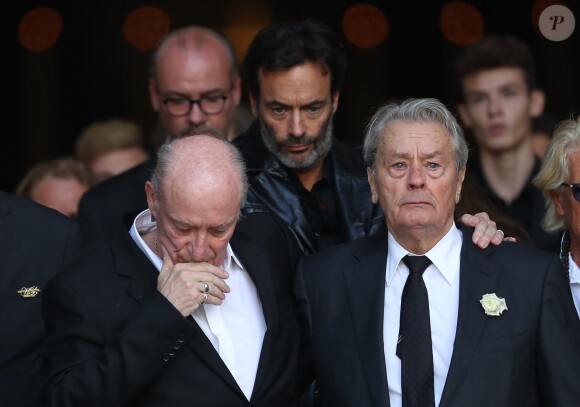 Pascal Desprez, Anthony Delon, Alain Delon et Véronique de Villèle - Sorties des obsèques de Mireille Darc en l'église Saint-Sulpice à Paris. Le 1er septembre 2017