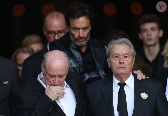 Pascal Desprez, Anthony Delon et Alain Delon - Sorties des obsèques de Mireille Darc en l'église Saint-Sulpice à Paris. Le 1er septembre 2017