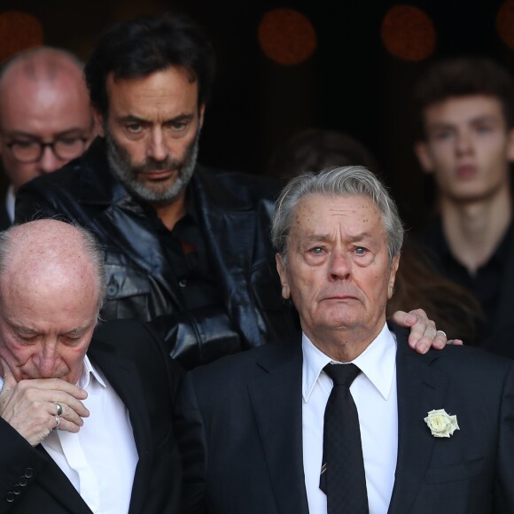 Pascal Desprez, Anthony Delon et Alain Delon - Sorties des obsèques de Mireille Darc en l'église Saint-Sulpice à Paris. Le 1er septembre 2017