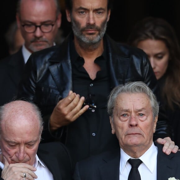 Pascal Desprez, Anthony Delon, Alain Delon et Véronique de Villèle - Sorties des obsèques de Mireille Darc en l'église Saint-Sulpice à Paris. Le 1er septembre 2017