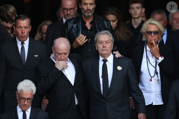 Pascal Desprez, Anthony Delon, Alain Delon et Véronique de Villèle - Sorties des obsèques de Mireille Darc en l'église Saint-Sulpice à Paris. Le 1er septembre 2017