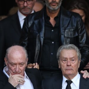 Pascal Desprez, Anthony Delon, Alain Delon et Véronique de Villèle - Sorties des obsèques de Mireille Darc en l'église Saint-Sulpice à Paris. Le 1er septembre 2017