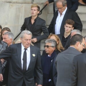 Monseigneur Di Falco, Pascal Desprez, Alain Delon, Anthony Delon, Yves Dahan - Sorties des obsèques de Mireille Darc en l'église Saint-Sulpice à Paris. Le 1er septembre 2017