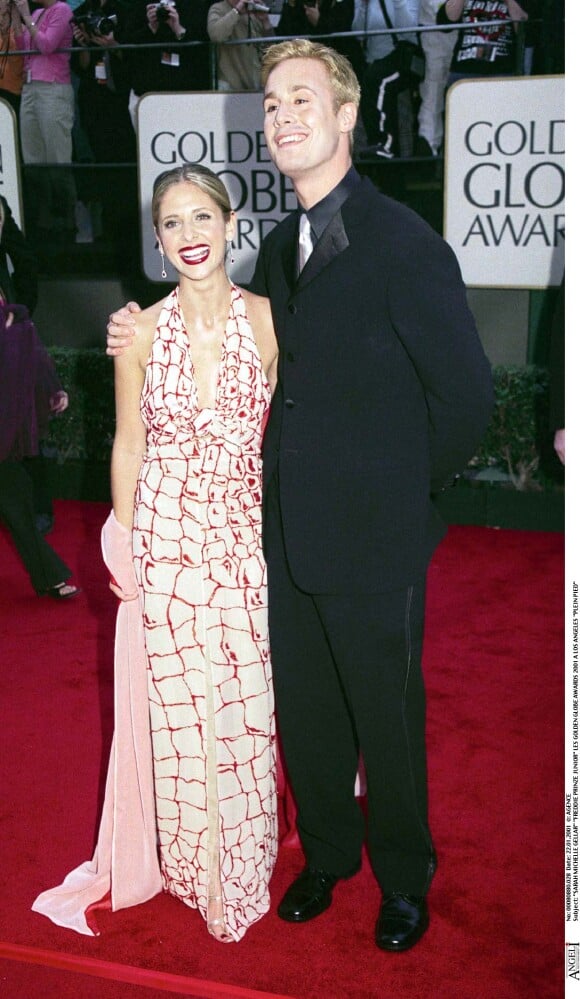 Freddie Prinze Jr. et Sarah Michelle Gellar aux Golden Globes 2001