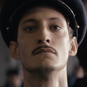 Pierre Niney - Extrait du film La promesse de l'aube (capture d'écran)