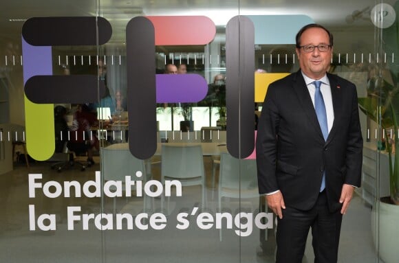 Semi-exclusif - François Hollande visite les locaux de sa fondation "La France s'engage" situés au campus de la station F à Paris le 6 septembre 2017. © Veeren/Bestimage