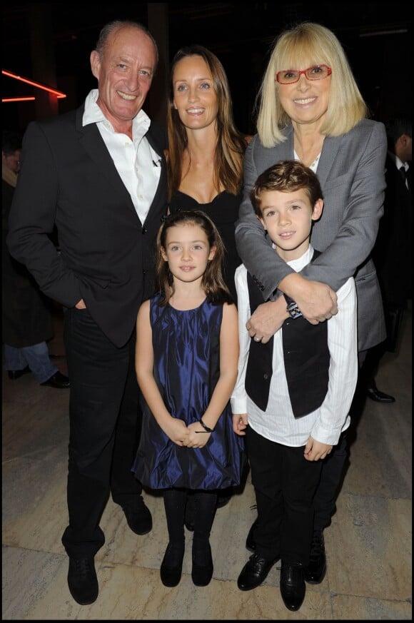 Mireille Darc, son mari Pascal Desprez, sa belle-fille Clémentine et les enfants de cette dernière, Valentin et Justine - Lancement de l'agence Tilde Sports en 2009 à Paris