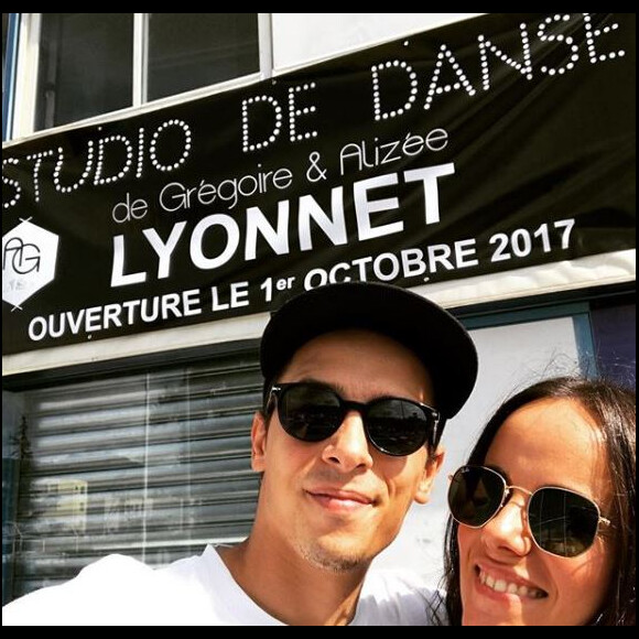 Alizée et Grégoire Lyonnet en plein travaux pour l'ouverture de leur studio de danse à Ajaccio prévue le 1er octobre 2017.