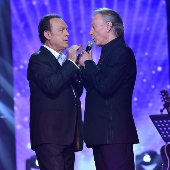 Exclusif - Julien Lepers et Herbert Léonard - Enregistrement de l'émission "La Télé Chante Pour le Sidaction" aux théâtre des Folies Bergère à Paris. Mars 2015.