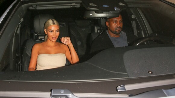Kim Kardashian : Blonde lookée pour un rencard remarqué avec Kanye West