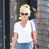Exclusif - Melanie Griffith est allée faire du shopping chez Dolce & Gabbana à Beverly Hills, le 26 juillet 2017