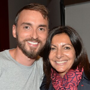 Exclusif - Christophe Willem et Anne Hidalgo - Concert "Paris, À nous les Jeux!" pour fêter l'attribution des Jeux Olympiques et Paralympiques d'été 2024 sur la place de l'hôtel de ville de Paris, France, le 15 septembre 2017. © Veeren/Bestimage