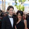Le pilote de Formule 1 Romain Grosjean et sa compagne Marion Jollès - Montée des marches du film "Killing Them Softly" lors du 65e Festival de Cannes, le 22 mai 2012.