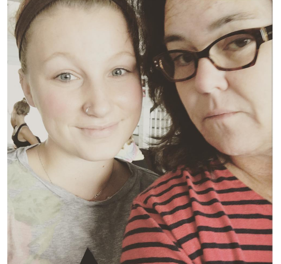 Rosie O'Donnell et sa fille Chelsea lors de son 19e anniversaire. La jeune femme vient de faire une overdose. Photo publiée sur Instagram en août 2016