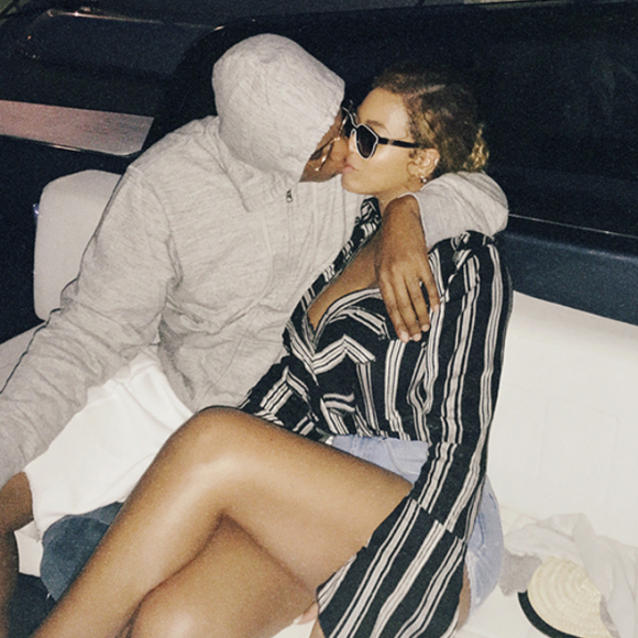 Beyoncé en soirée romantique avec Jay Z, photo publiée sur son site internet officiel le 21 septembre 2017