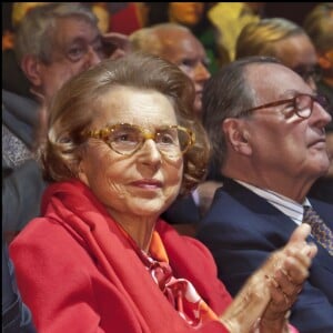 Liliane Bettencourt lors de la remise du Prix Liliane Bettencourt pour l'intelligence de la main au Musée du quai Branly en octobre 2010 à Paris. © Stephane Compoint pour la Fondation Bettencourt