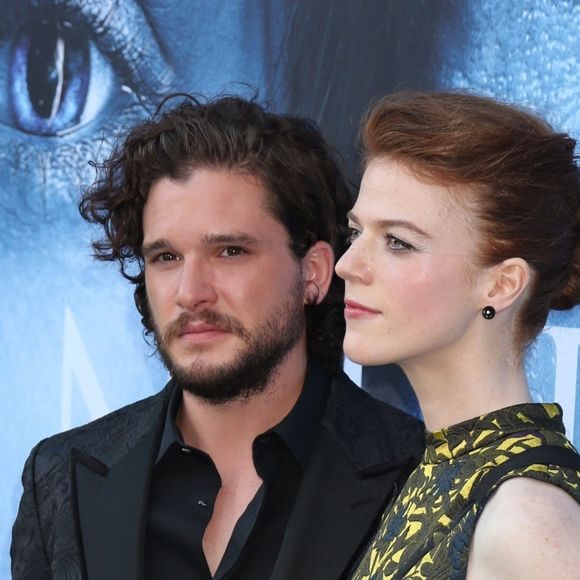 Kit Harington et sa compagne Rose Leslie lors de la première de la saison 7 de 'Game of Thrones' au Disney Concert Hall à Los Angeles, le 12 juillet 2017.