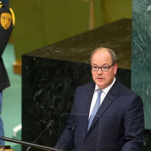 Le prince Albert II de Monaco lors de son discours devant la 72ème assemblée générale des Nations Unies à New York le 19 septembre 2017. Alors que la principauté fait face à un scandale avec les oligarques russes, le prince a maintenu sa participation à l'assemblée générale des Nations Unies © Morgan Dessales / Bestimage