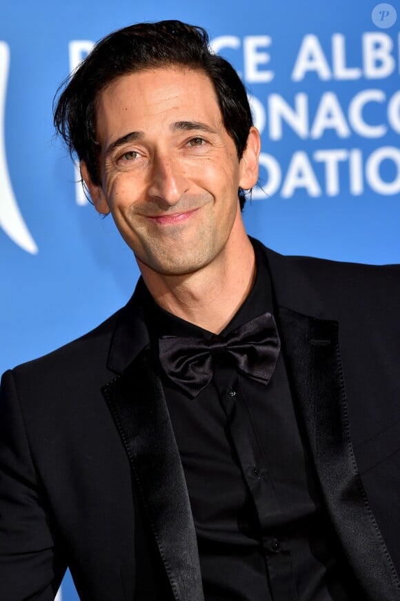 Adrien Brody lors du 1er "Gala pour l'Océan de Monte-Carlo" sur les terrasses de l'Opéra à Monaco. Les bénéfices de cette soirée seront reversés à la Fondation Prince Albert II de Monaco. L. DiCaprio a été récompensé pour ses actions exemplaires concernant la préservation de la planète. Monaco, le 28 septembre 2017. © Bruno Bebert/Bestimage