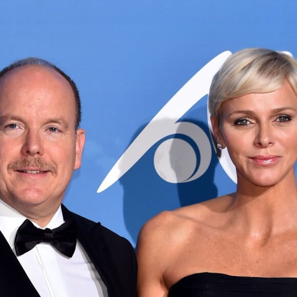 Le prince Albert II de Monaco et la princesse Charlene lors du 1er "Gala pour l'Océan de Monte-Carlo" sur les terrasses de l'Opéra à Monaco. Les bénéfices de cette soirée seront reversés à la Fondation Prince Albert II de Monaco. L. DiCaprio a été récompensé pour ses actions exemplaires concernant la préservation de la planète. Monaco, le 28 septembre 2017. © Bruno Bebert/Bestimage