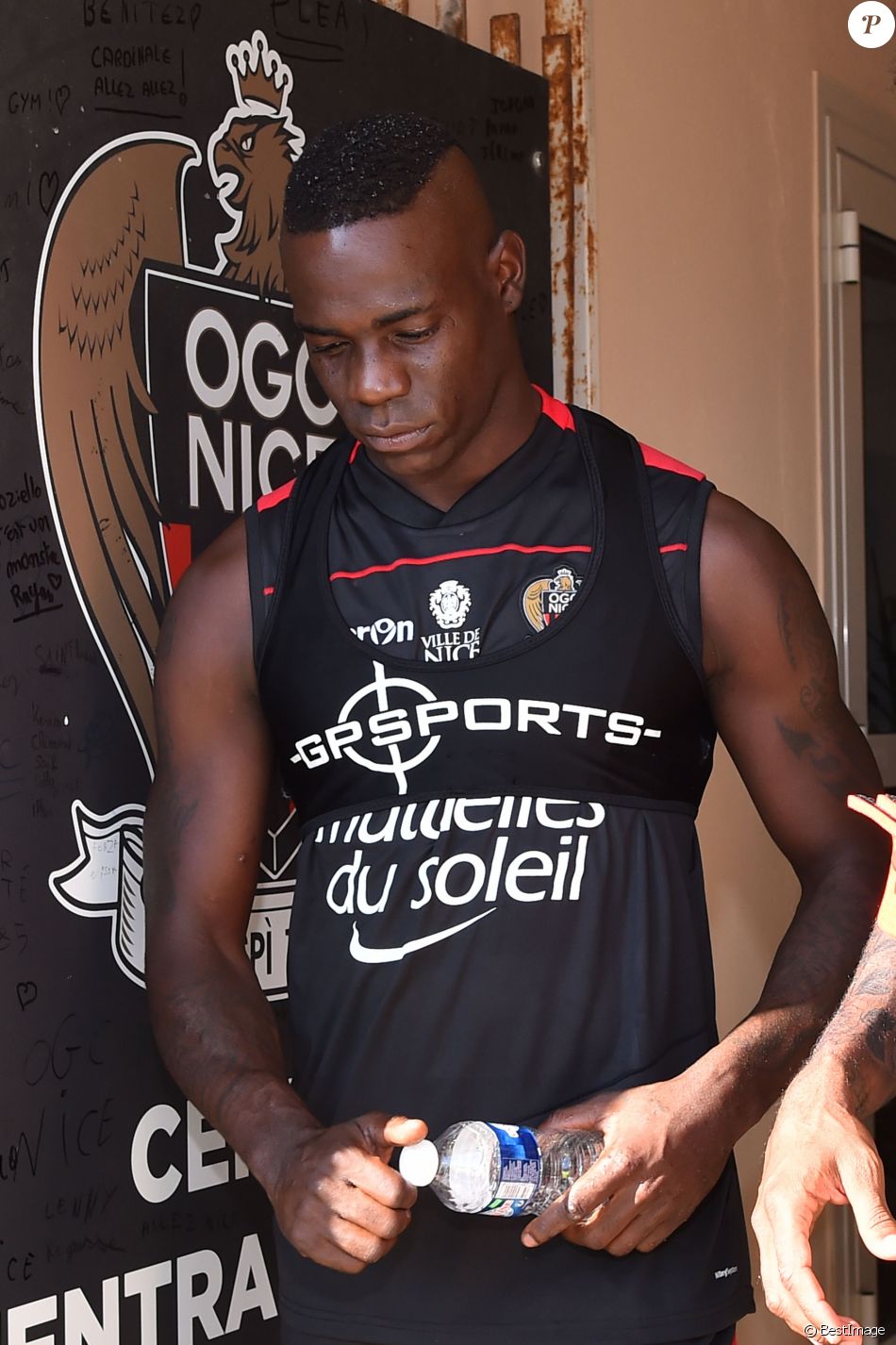 Mario Balotelli Linternational Italien Participe à Son Premier Entrainement Au Stade Charles 