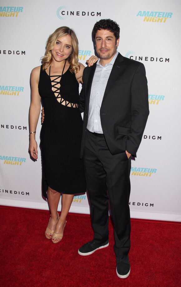 Jason Biggs et sa femme Jenny Mollen - Première du film "Amateur Night" au Arclight Cinemas à Hollywood. Le 25 juillet 2016
