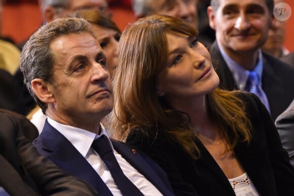 Nicolas Sarkozy et sa femme Carla Bruni-Sarkozy très complices lors d'un meeting à Marseille, à la salle Vallier à Marseille pour la campagne des primaires des Républicains en vue de l'élection présidentielle de 2017, le 27 octobre 2016. © Bruno Bebert/Bestimage