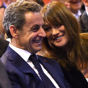 Nicolas Sarkozy et sa femme Carla Bruni-Sarkozy très complices lors d'un meeting à Marseille, à la salle Vallier à Marseille pour la campagne des primaires des Républicains en vue de l'élection présidentielle de 2017, le 27 octobre 2016. © Bruno Bebert/Bestimage