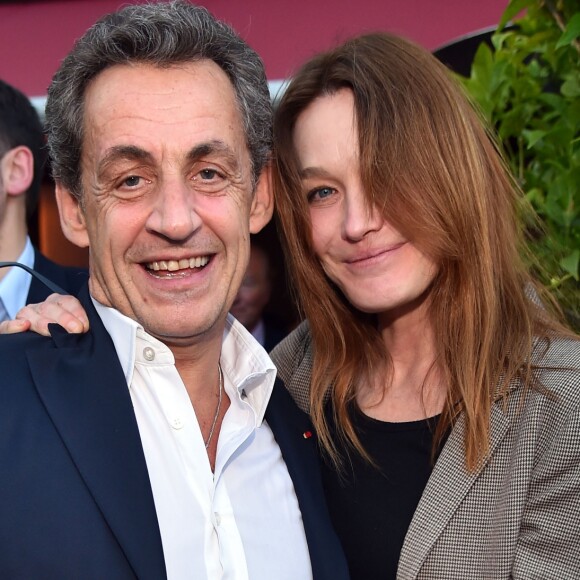 Semi-Exclusif - Nicolas Sarkozy et sa femme Carla Bruni-Sarkozy sont allés diner au restaurant "La Petite Maison" après avoir participé aux Journées d'études du Parti Populaire Européen à l'hôtel Méridien à Nice, le 1er juin 2016. © Bruno Bebert/Bestimage