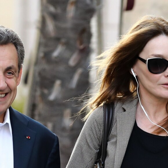 Semi-Exclusif - Nicolas Sarkozy et sa femme Carla Bruni-Sarkozy sont allés diner au restaurant "La Petite Maison" après avoir participé aux Journées d'études du Parti Populaire Européen à l'hôtel Méridien à Nice, le 1er juin 2016. © Bruno Bebert/Bestimage