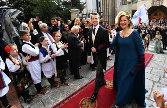 Le Prince Philip avec sa mère Maria da Gloria d'Orléans-Bragance lors de son mariage à Belgrade, le 7 octobre 2017, avec Danica Marinkovic.