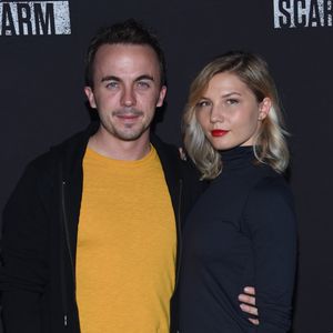 Frankie Muniz et sa compagne Paige Price - Soirée Knott's Scary Farm à Los Angeles le 29 septembre 2017.
