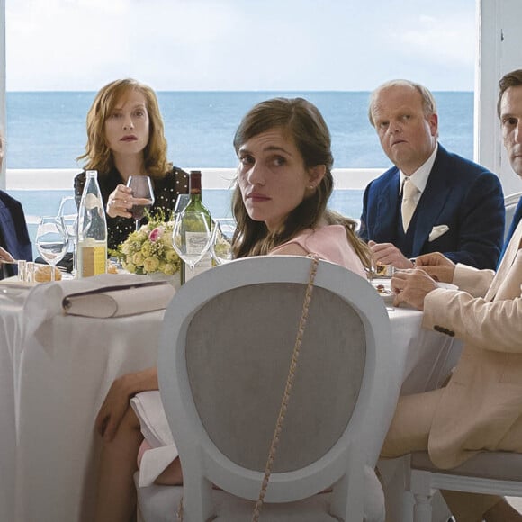 Fantine Harduin, Isabelle Huppert, Jean-Louis Trintignant, Laura Verlinden et Mathieu Kassovitz dans Happy End de Michael Haneke, en salles depuis le 4 octobre 2017.