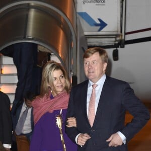 Le roi Willem-Alexander et la reine Maxima des Pays-Bas arrivent au Portugal pour une visite d'état officielle à Lisbonne le 9 octobre 2017.  Arrival of King Willem Alexander and Queen Maxima on Airport Figo Maduro in Lisbon on october 9, 2017.09/10/2017 - Lisbonne