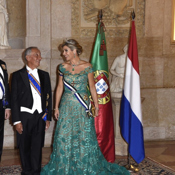 Le roi Willem Alexander et la reine Maxima des Pays-Bas et Marcelo Rebelo de Sousa (le président de la République portuguaise) - Le roi et la reine des Pays-Bas lors d'un dîner d'état au Palais national d'Ajuda lors de leur visite officielle à Lisbonne, le 10 octobre 2017.  Dutch royals at a state dinner at Palacio da Ajuda, Lisbon, Portugal - 10 Oct 201710/10/2017 - Lisbonne