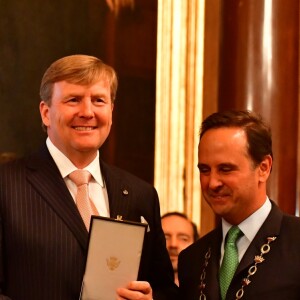 Le roi Willem-Alexander et la reine Maxima des Pays-Bas reçus par le maire de Lisbonne Fernando Medina lors d'une visite d'état au Portugal le 10 octobre 2017. 10/10/2017 - Lisbonne