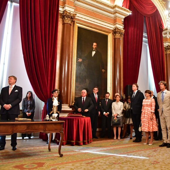 Le roi Willem-Alexander et la reine Maxima des Pays-Bas reçus par le maire de Lisbonne Fernando Medina lors d'une visite d'état au Portugal le 10 octobre 2017. 10/10/2017 - Lisbonne