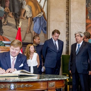 Le roi Willem-Alexander et la reine Maxima des Pays-Bas lors d'une visite d'état à Lisbonne au Portugal reçus par Eduardo Ferro Rodrigues, président de l'assemblée de la république portugaise à Lisbonne le 9 octobre 2017. 10/10/2017 - Lisbonne