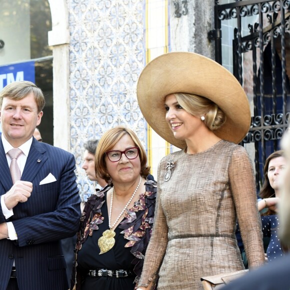 Le roi Willem-Alexander et la reine Maxima des Pays-Bas se baladent dans les rues de Lisbonne lors d'une visite d'état au Portugal le 10 octobre 2017.  State visit of King Willem Alexander and Queen Maxima to the republic of Portugal.10/10/2017 - Lisbonne